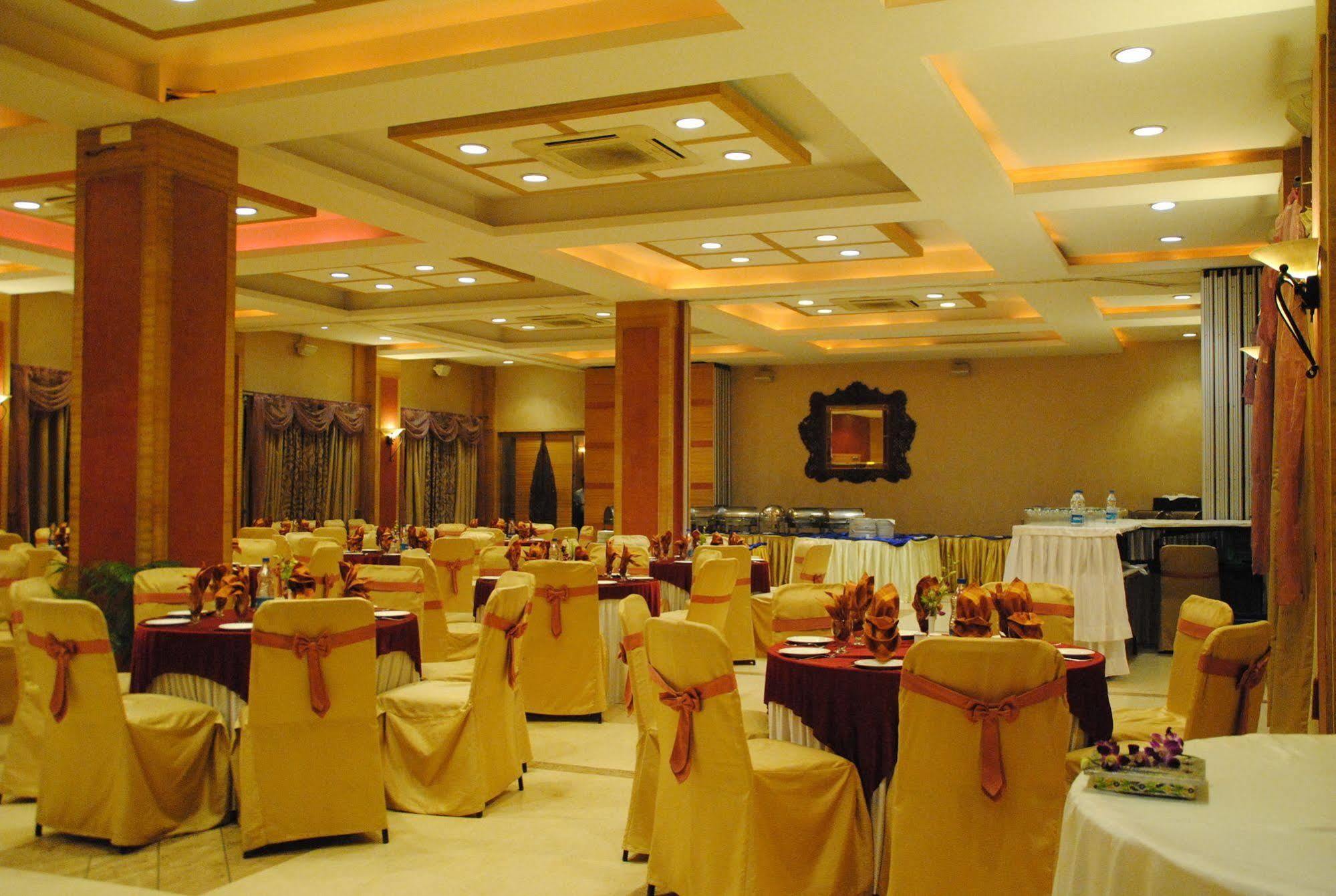 Goldfinch Hotel Mumbai Eksteriør bilde